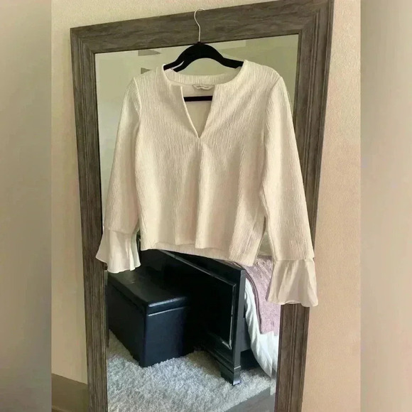 Club Monaco Tops - Club Monaco white long sleeve blouse with cuffed sleeves